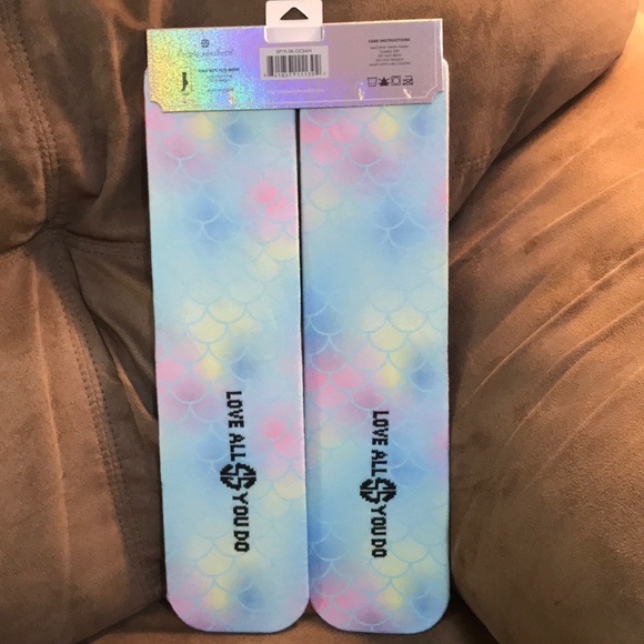 New Simply Southern Mermaid Socks 🧜🏻‍♀️ - Picture 3 of 5